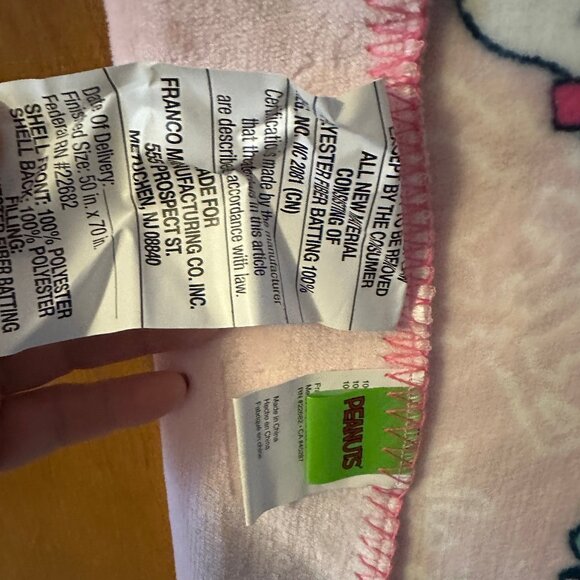 PEANUTS Snoopy Woodstock Reversible Throw Blanket 50x70 Puffer Jacket Soft Pink - Picture 3 of 6